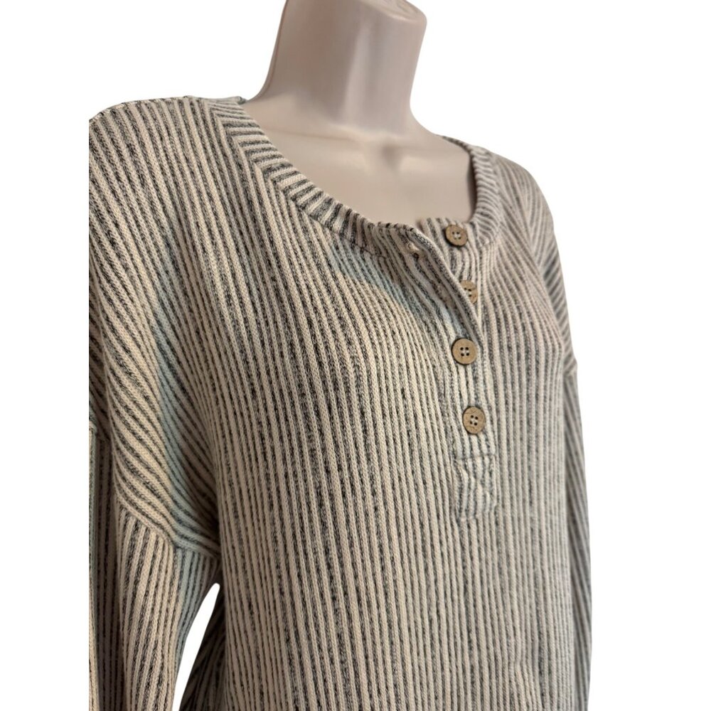Blu Pepper Size Medium 1/4 Button Striped Stretchy Knit Long Sleeve $49 NWT - Picture 8 of 8